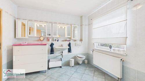 großes Tageslichtbad - 