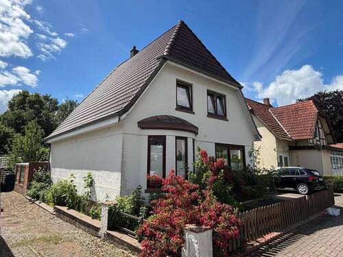 Straßenansicht - 1 Zimmer Mehrfamilienhaus, Wohnhaus zum Kaufen in Sörup