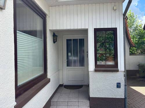 Hauseingang - Mehrfamilienhaus, Wohnhaus mit 262,80 m&sup2; in Sörup zum Kaufen