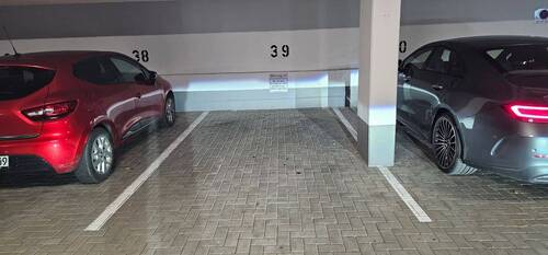 Tiefgaragenplatz im Parkhaus - 