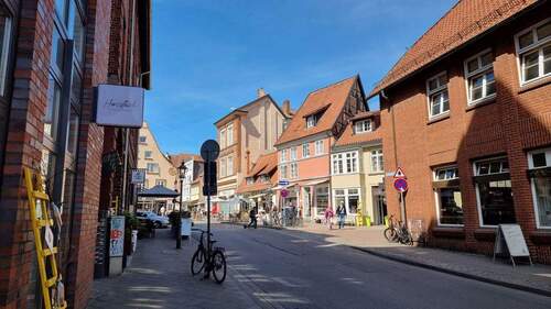 Gegenüberliegende Straßenseite - Gewerbeobjekt (Büro, Produktion, Verkauf) in Lüneburg