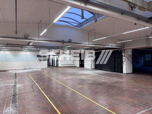 ebenfalls mit Oberlicht - 