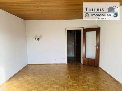 Wohnzimmer - Etagenwohnung mit 73,00 m&sup2; in Essen / Bedingrade zum Kaufen