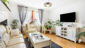 Wohnzimmer 1 - Praktisch, hell und gepflegt: Schöne ETW mit Tageslichtbad und Stellplatz 
