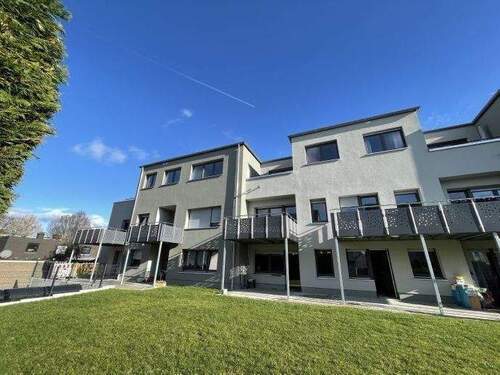 Außenansicht - sanierte 4-Zimmerwohnung mit Terrasse in Paderborn