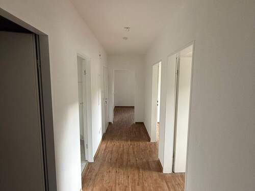 Flur.JPG - Terrassenwohnung mit 82,10 m² in Paderborn zur Miete