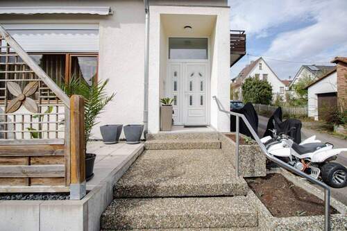 Eingang - 3 Zimmer Einfamilienhaus zum Kaufen in Rutesheim