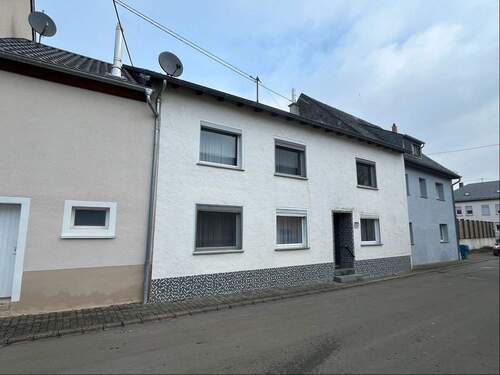 Vorderansicht - 4 Zimmer Einfamilienhaus in Bitburg