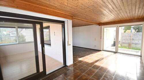 Fußbodenheizung im Erdgeschoss - 5 Zimmer Doppelhaushälfte in Neumarkt in der Oberpfalz