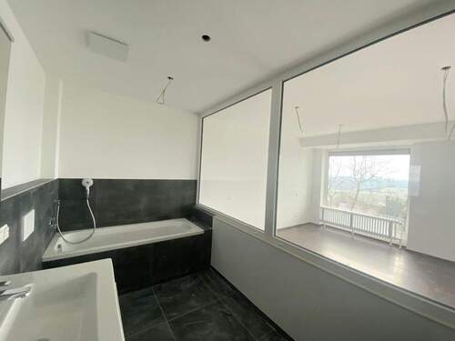 Bad - Etagenwohnung mit 78,00 m&sup2; in Elchingen zur Miete