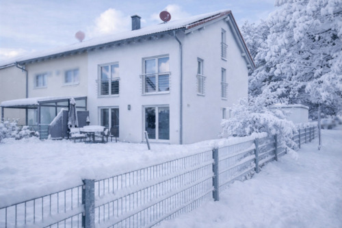 Straßenansicht - 6 Zimmer Doppelhaushälfte zum Kaufen in Burghausen