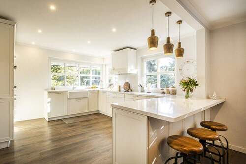 Treffpunkt: Tresen - Einfamilienhaus mit 171,50 m&sup2; in Hamburg / Duvenstedt zum Kaufen