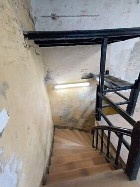 Innenliegende Treppe - 