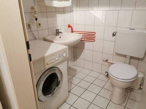 Bad mit Waschmaschinenplatz - 