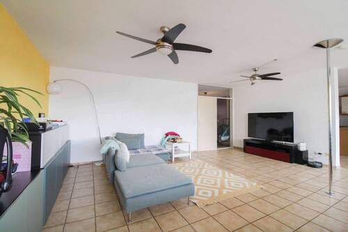 Wohnzimmer_ - 4 Zimmer Etagenwohnung zum Kaufen in Leonberg