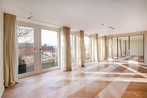 Wohnbereich - 4 Zimmer Etagenwohnung in Berlin