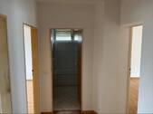 Flur - Etagenwohnung mit 68,00 m&sup2; in Büttelborn / Worfelden zur Miete
