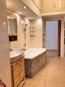Bad mit Badewanne - 
