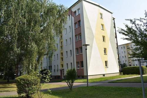 Ansicht Haus - 2 Zimmer Etagenwohnung zur Miete in Neukieritzsch