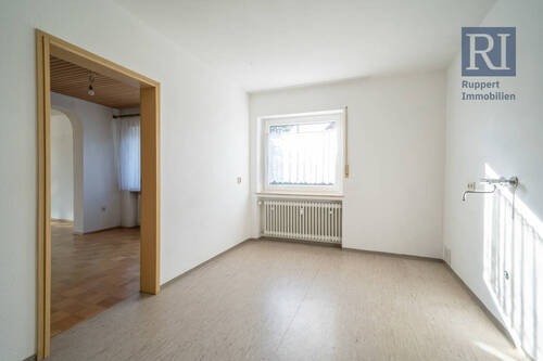 Küche EG - Mehrfamilienhaus, Wohnhaus mit 248,00 m² in Estenfeld zum Kaufen