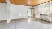 EG Wohnzimmer 2-1 - Zwei sanierungsbedürftige Häuser, ca. 172 Quadratmeter Wohnfläche auf großem Grundstück mit Garten