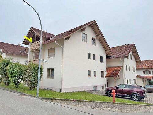 Nordostansicht - Schöne 2 Zi-Dachwohnung in ruhiger Lage