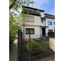Gepflegte 2,5-Zimmer-EG Wohnung mit Südterrasse, Garten und Garage in Freiburg-Weingarten - Freiburg im Breisgau