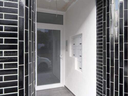 Hauseingang - 3 Zimmer Etagenwohnung zur Miete in Köln
