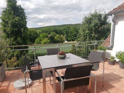 Aussicht1 - Großzügiges Eigenheim in schöner Lage - generationengeeignet -