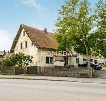 Großzügiges Baugrundstück bebaut mit Wohnhaus (Abriss) in Mintraching