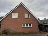 Vorderseite Fenster Bad und Schlafzimmer - 
