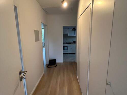 Flur mit Einbauschrank - 