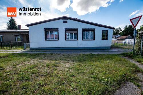 Seitenansicht - 4 Zimmer Reihenendhaus in Schlieben / Berga