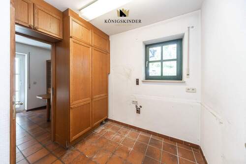 ...mit Hauswirtschaftsraum - 