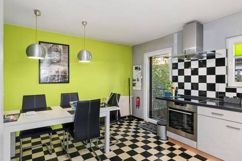 Küche im Erdgeschoss ( 19,36m² ) - 6 Zimmer Reihenendhaus in Bremen
