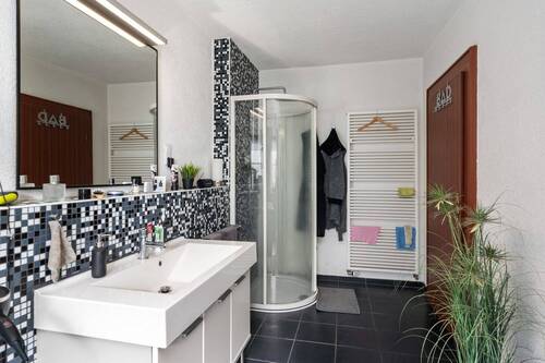 Badezimmer im Erdgeschoss ( 10,03m² ) - 