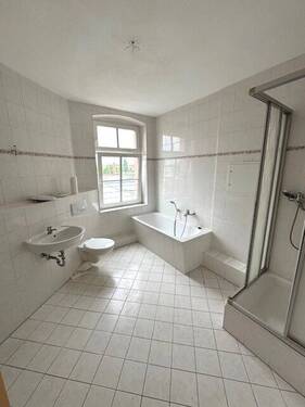 Bad - Schöne 2-R-Wohnung,san. Altbau ca.61,54 m² im 3.OG in Magdeburg -Neue Neustadt zu vermieten