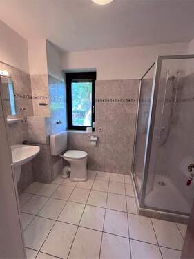 464 Duschbad mit Fenster - 