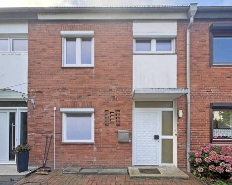 Straßenansicht - 2 Zimmer Reihenmittelhaus zum Kaufen in Hamburg