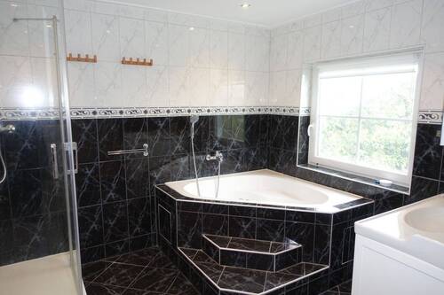 OG Bad, BW, Dusche - 