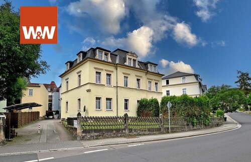 Einfahrt zum Hinterhaus - Charmante Dachgeschoss-Eigentumswohnung in Freital-Potschappel: