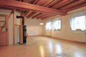 1.OG: Wohnzimmer mit Schwedenofen DSC.JPG - 7 Zimmer Mehrfamilienhaus, Wohnhaus zum Kaufen in Böbingen an der Rems