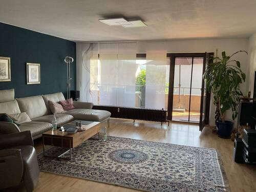 Wohnzimmer im Erdgeschoss mit Zugang zum... - 