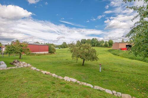 Blick über das Grundstück - 