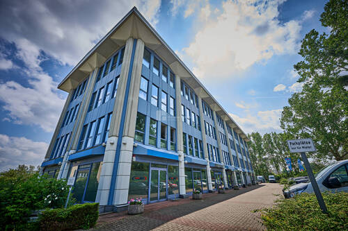 Die Zufahrt vom Westen her - 5 Zimmer Büro in Schwerin