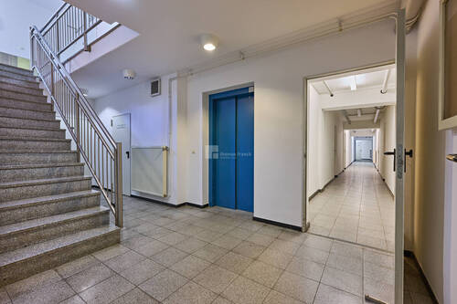 Der Zugang mit Fahrstuhl zu den Kellerraum - Büro mit 146,00 m&sup2; in Schwerin zur Miete