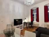 Wohnzimmer - Hervorragende 2 Zimmer Altbau-Wohnung in Charlottenburg nahe der Spree