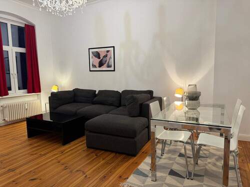 Wohnzimmer - 2 Zimmer Etagenwohnung zur Miete in Berlin