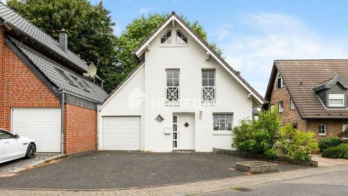 Außenansicht 2 - Charmantes Einfamilienhaus in ruhiger Lage von Mönchengladbach-Holt mit Garten, Terrasse und Garage