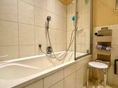 ...mit Duschbad - 
